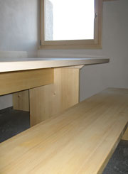 Kche mit Tisch und Bnken aus Safier Fichte