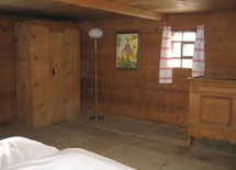 grosse Schlafkammer mit Schrank 1748
