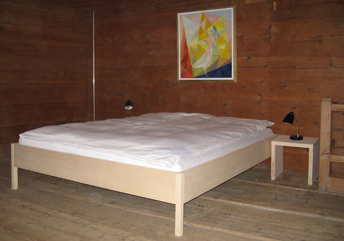 Schlafkammer mit Bett aus Safier Fichte